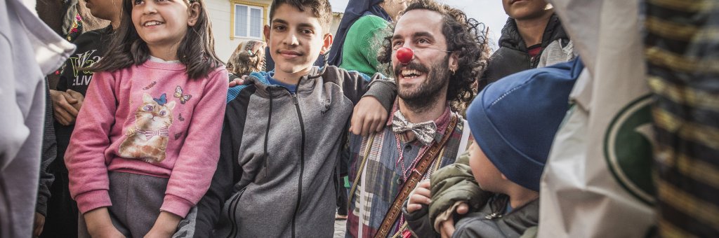 Jonas med barn i Turkiet