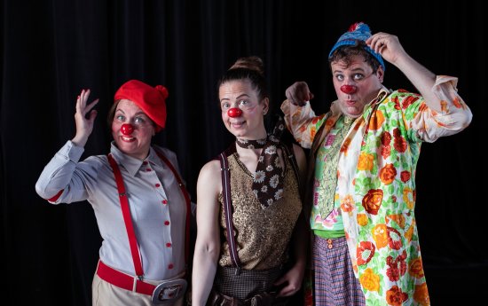 Artisterna i föreställningen Ögonblick