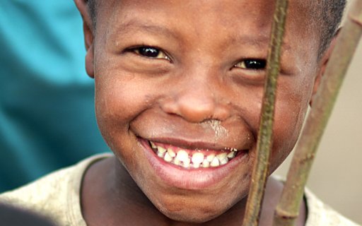 Närbild på leende barn